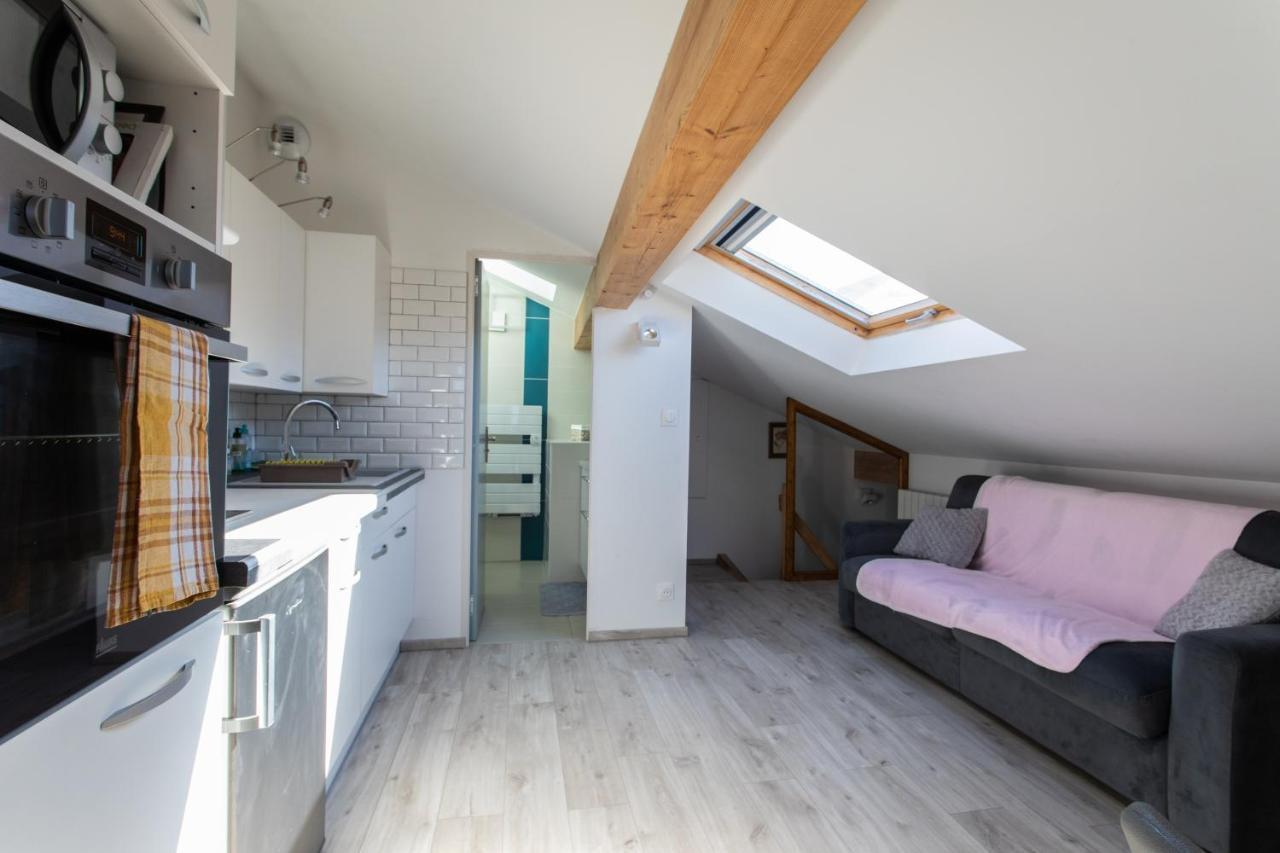 Le Coq Charmant Petit Studio En Centre Ville D'Embrun Exterior photo